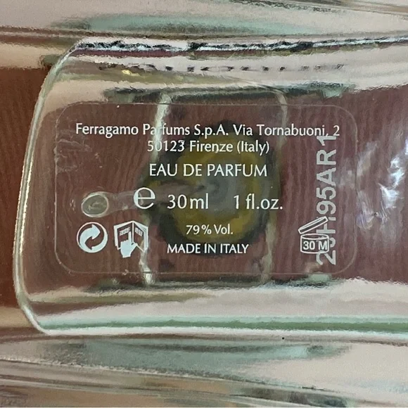 Salvatore Ferragamo Signorina EAU DE PARFUM Spray for Women 30ml/1oz - Picture 2 of 2